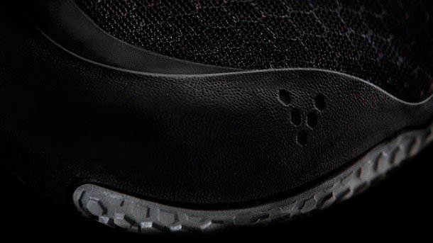 Vivobarefoot-Motus-photo-1