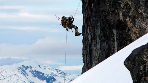 KUIU выпустила новый камуфлированный софтшелл комплект Chinook